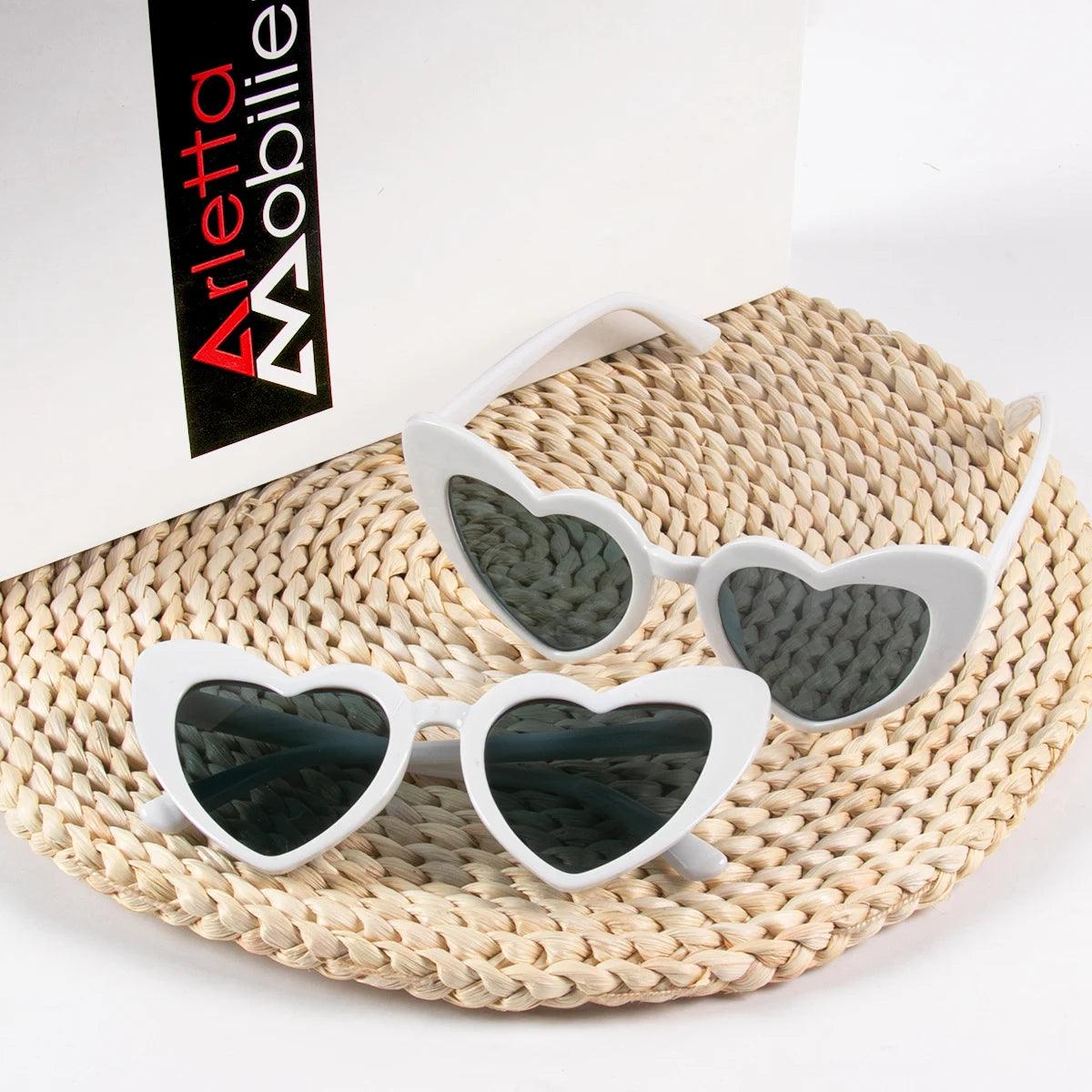 Heart Shaped Sunglasses for Women Retro Cat Eye Sunglasses Wedding Engagement Decoration Shopping Traveling Party Accessories - NTKSTORE