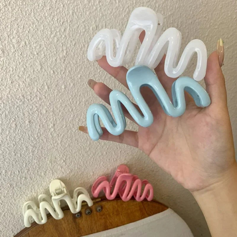 Colorful Wave Hair Claw Clips Women Korean Plastic Shark Hair Clip Geometry High Ponytail Barrette Hairpin Girl Hair Accessories - NTKSTORE