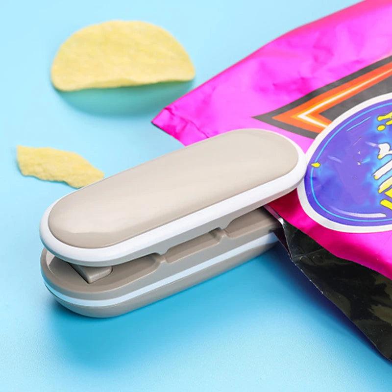 1 Pack Sealing Machine Mini Portable Sealing Clip Hand Pressure Heat Sealing Machine Food Fruit Snacks Preservation Small Tools - NTKSTORE